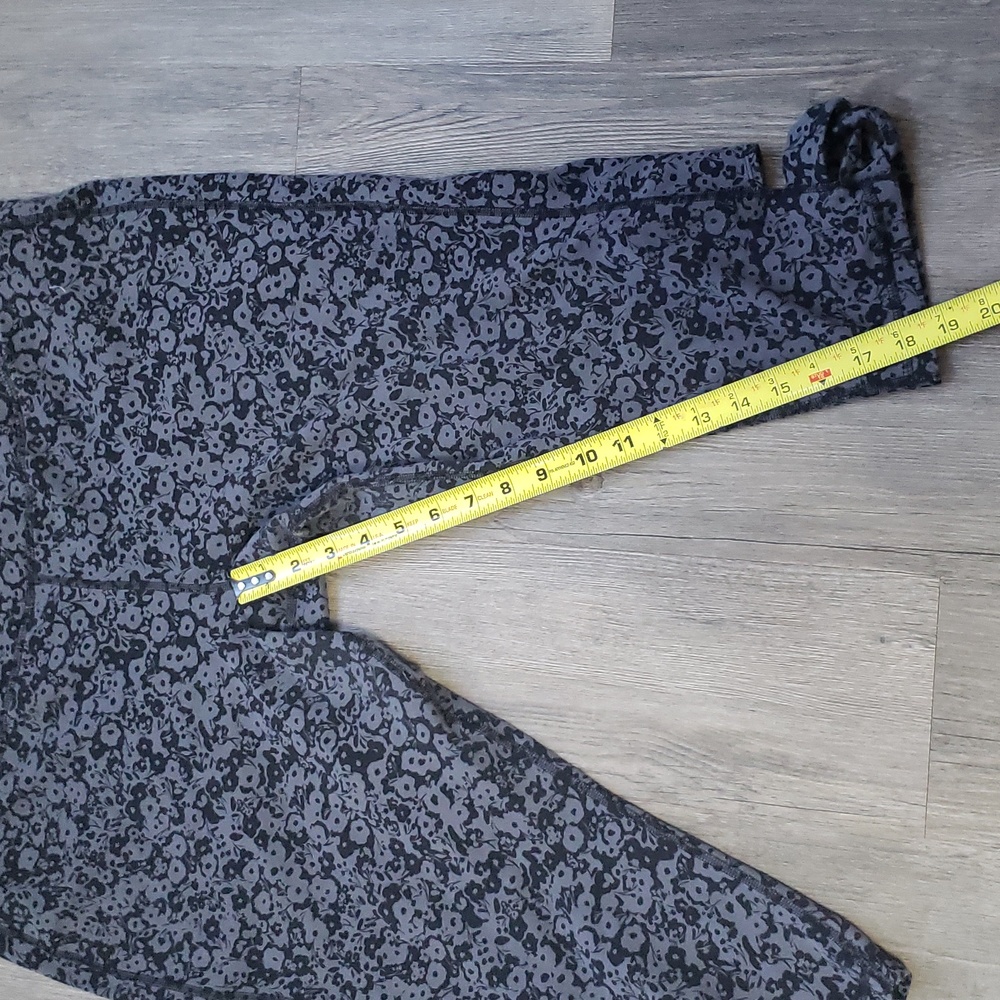 Xersion stretchy floral black colored leggings - Picture 11 of 14